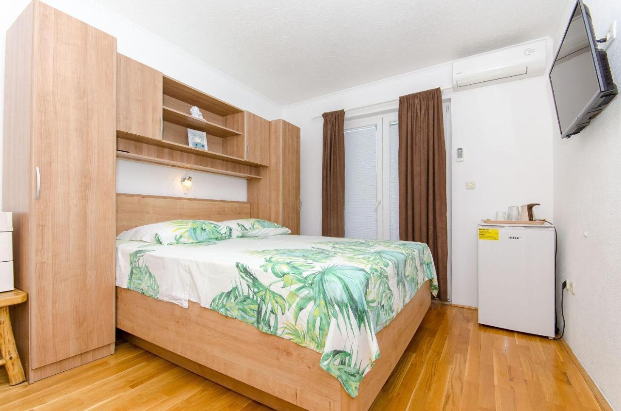 Rooms Nikola Tučepi Kültér fotó